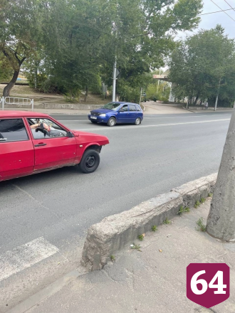 Пользователей соцсетей рассмешил человек-сосед с дрелью