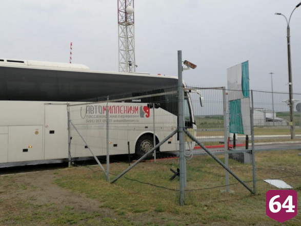 Автобусы со студентами из Казахстана пересекли границу Саратовской области