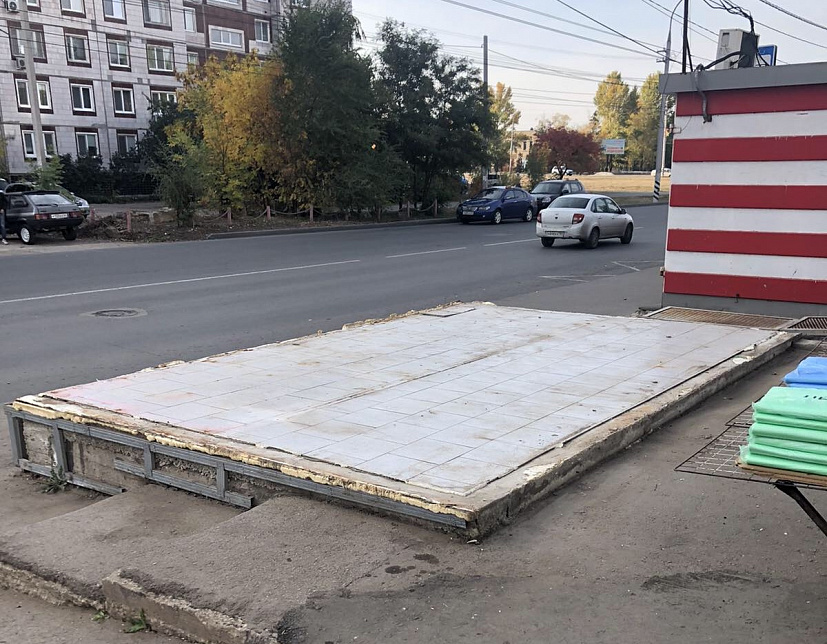 Должника обязали демонтировать незаконный торговый павильон