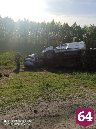 Ребенок и двое взрослых погибли в ДТП с фурой под Саратовом