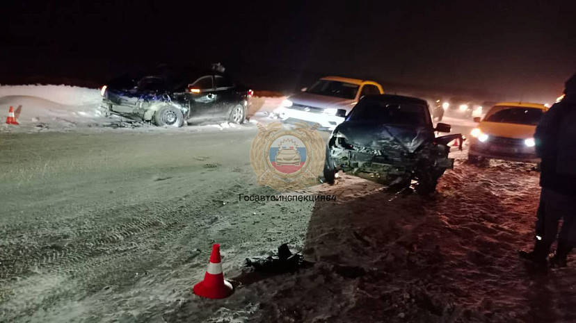 В Саратове водитель «Приоры» пострадала в ДТП с иномаркой