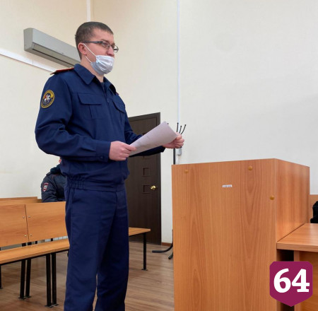 Саратовец в ссоре перерезал сожителю матери горло