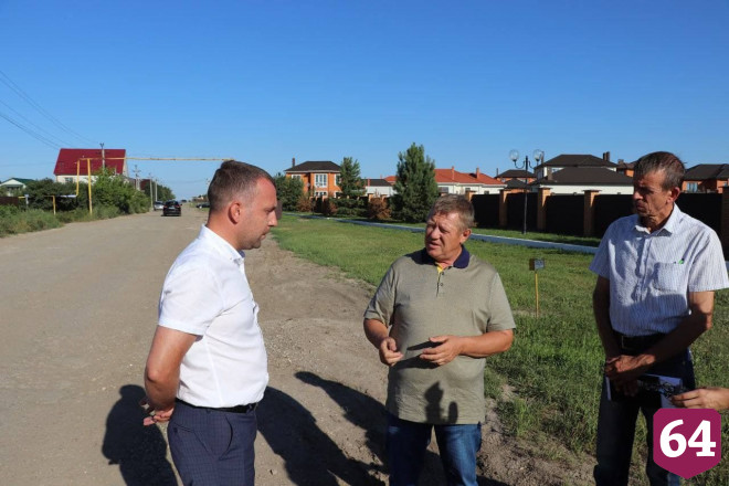 Жителей Саратова просят составить список «бесхозных» дорог для ремонта