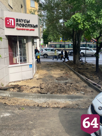Жительница Саратова рассказала о забытой дорожниками улице