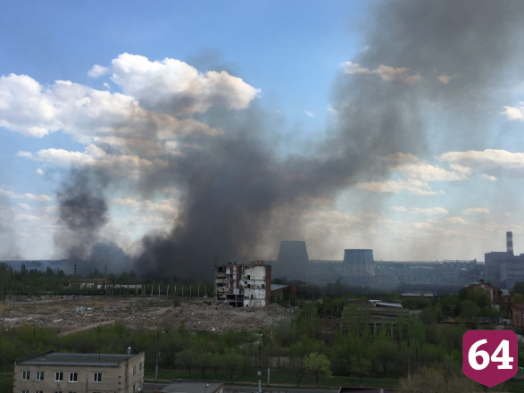 Пожарные тушили камыши на окраине Энгельса