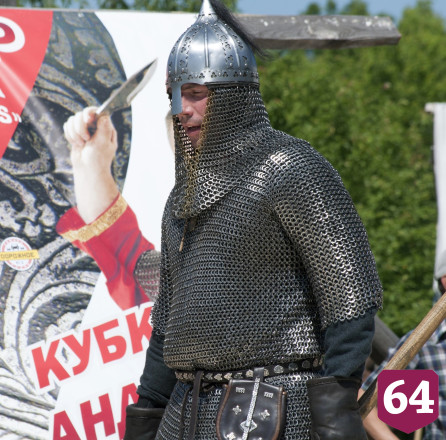 Саратовцы блеснули владением мечом на историческом фестивале