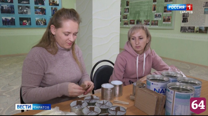 Саратовские школьники передали окопные свечи бойцам на передовой