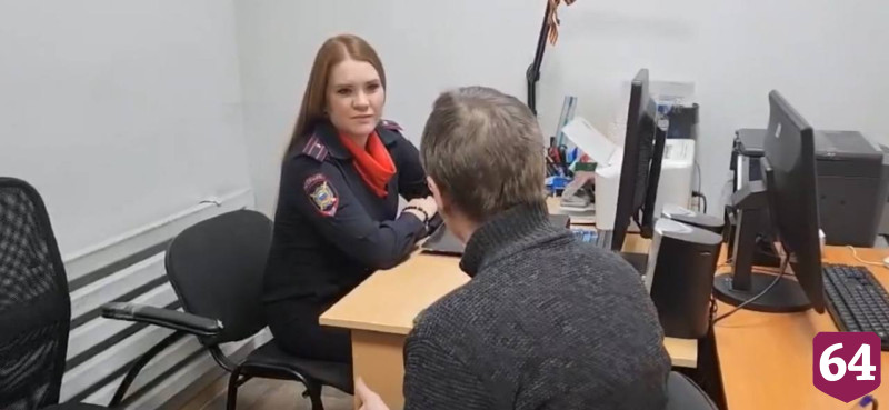Серийный похититель техники из магазина в Энгельсе попал на камеры