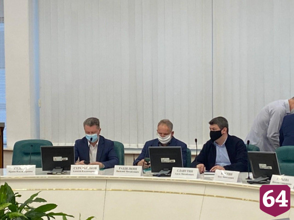 Жители Саратова жалуются на шумные пьяные компании на улицах 