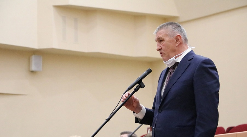 Вице-губернатор указал коммунистам на хамское поведение