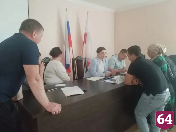 Саратовских ветеранов СВО специалисты консультируют на выездных приемах 