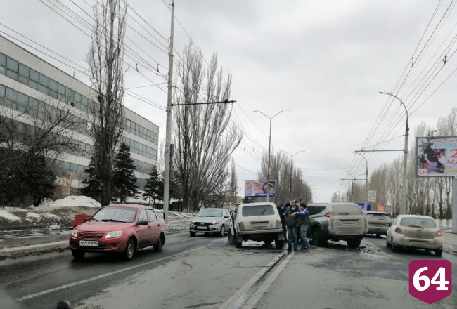 В аварии на проспекте 50 лет Октября пострадала водитель «Нивы»
