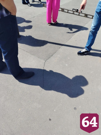 В Саратове проверят подрядчика сквера из-за некачественного ремонта