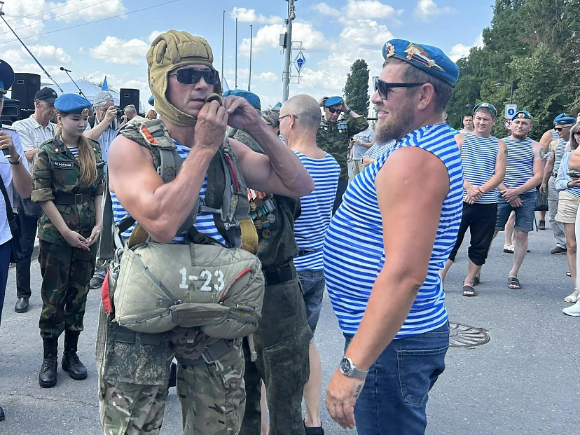 Саратовские десантники отметили 96-ю годовщину образования ВДВ 