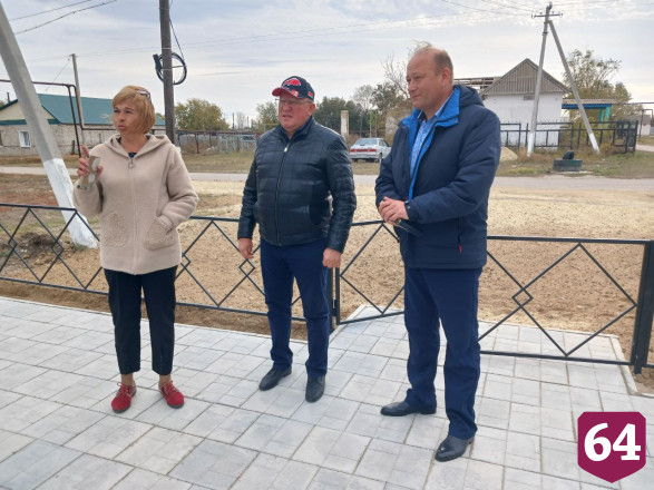 В саратовском селе имена бойцов СВО увековечили на мемориале 