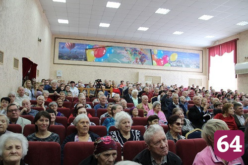 В Энгельсском доме-интернате прошел концерт к Международному дню инвалидов
