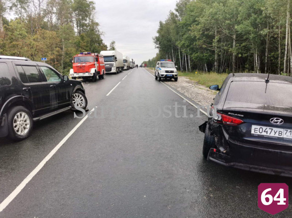 В массовой аварии на саратовской трассе пострадали три человека