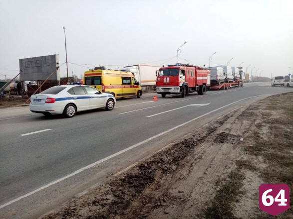 Два человека покалечились в ДТП с автовозом под Саратовом