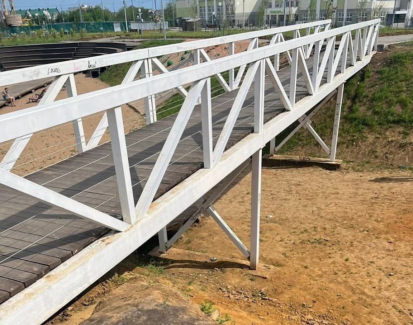 В Саратове засыпали опасный кабель в котловане парка