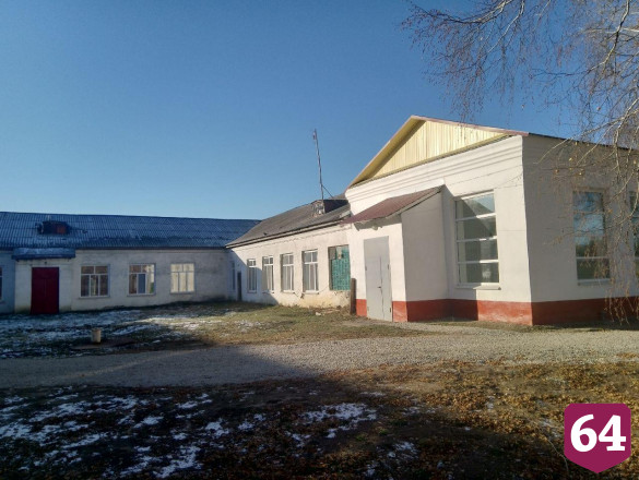 Под Саратовом спустя 15 лет возобновили строительство школы 