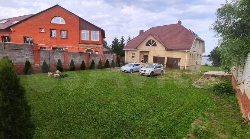 В Саратове за 41 миллион продают особняк в «двух метрах» от Волги 