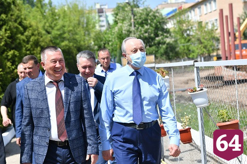 Губернатор поблагодарил коллектив Энгельсского дома-интерната за труд