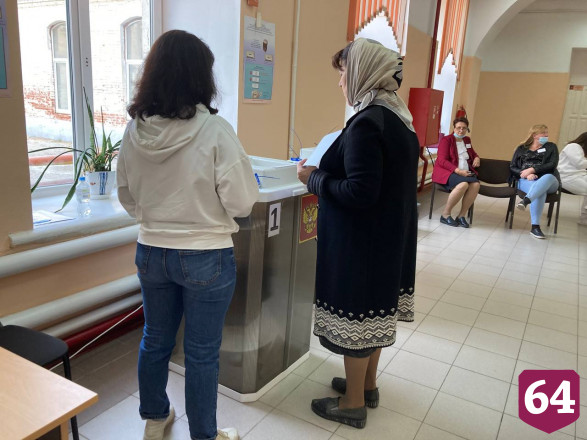 Саратовцы пришли на выборы до начала своего рабочего дня
