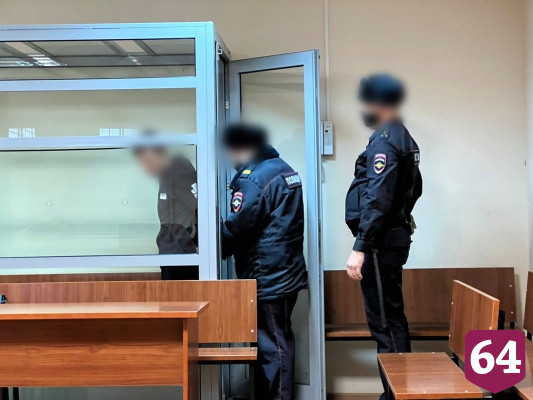 Житель Энгельса на глазах девушки убил друга и получил 11 лет колонии