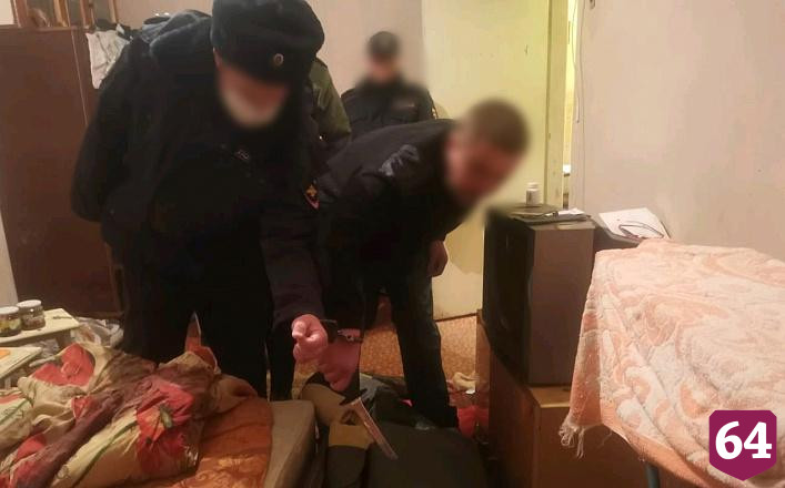 Обвиняемого в двойном убийстве отпустили из зала суда к матери