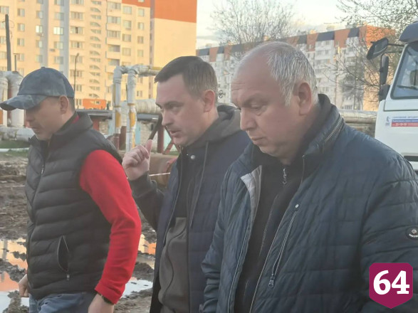 После коммунальной аварии в Энгельсе Максим Леонов объявил чиновникам выговоры