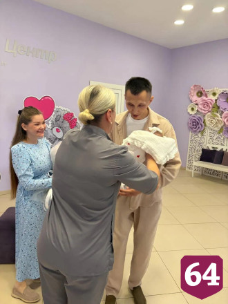 Саратовские врачи выходили младенца весом 470 граммов