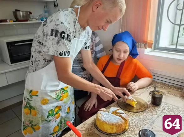 Саратовцы передадут на фронт новую партию «Валюшиных пирогов»