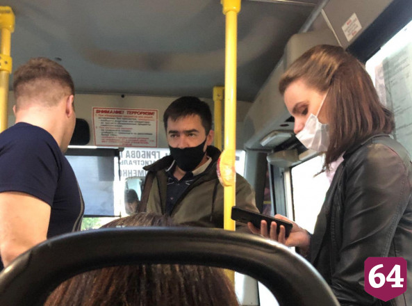 Жителя Саратова возмутила ситуация в маршрутке с «антимасочниками» 