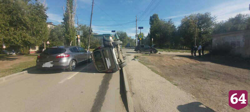 Автоледи травмировалась в ДТП с «Ларгусом» на Загороднева