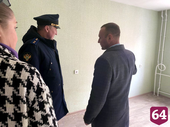 В доме для саратовских медиков подрядчик устраняет недоработки 