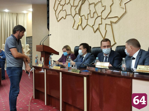 Саратовские дольщики попросили перенести срок сдачи дома 