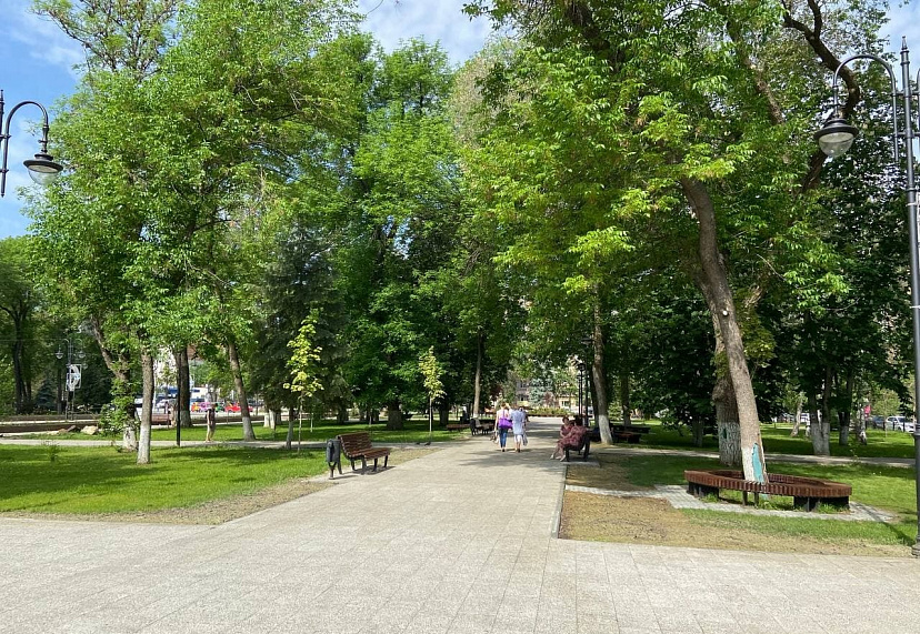 Саратовцы недовольны состоянием площади Кирова после благоустройства 
