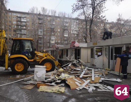 В Мирном переулке сносят торговые ларьки