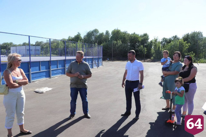 Жителей Саратова просят составить список «бесхозных» дорог для ремонта