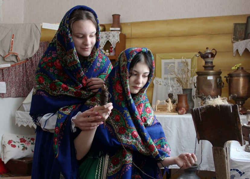 В саратовском музее раскрыли секреты русского платка