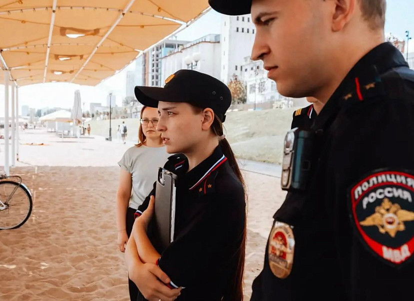 На саратовском пляже во время рейда поймали пьяного подростка