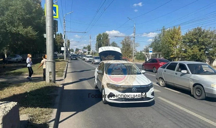 В Саратове водитель «Фольксвагена» сбил женщину
