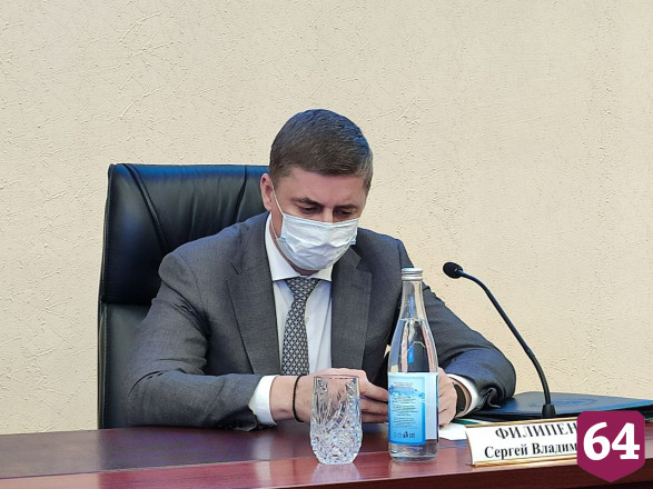 Саратовский губернатор потребовал подготовить школы к работе в пандемию   