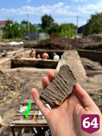 Археологи нашли глиняную ручку на месте древнего базара в Саратове