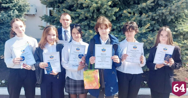 Почетный знак губернатора получит ученица степновского лицея