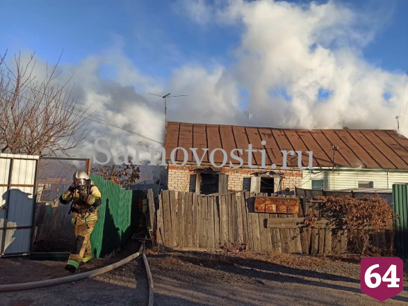 В погребе сгоревшего в Саратове дома нашли тело 