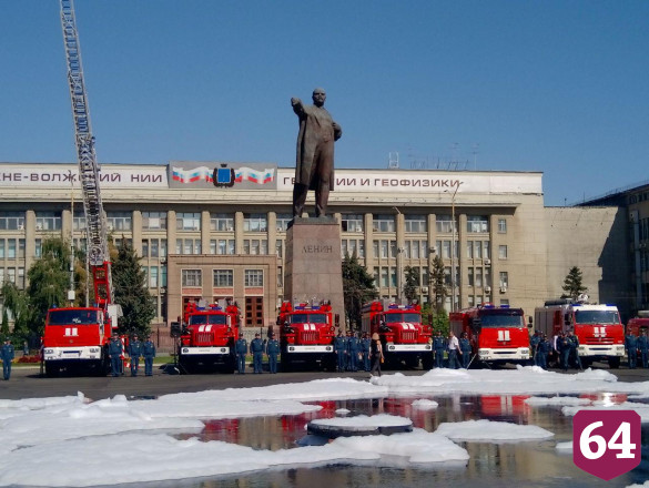 В центре Саратова роботы тушили пожар 