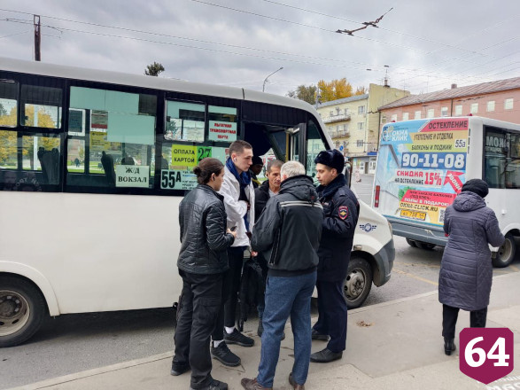 Чиновники с полицейскими проверили саратовские маршрутки