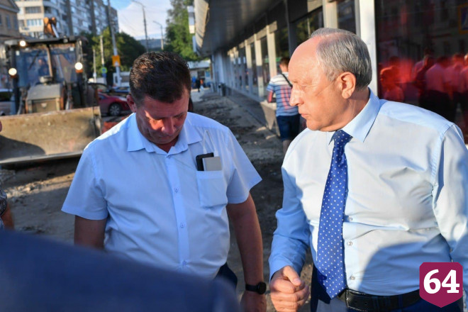 Губернатор раскритиковал темпы ремонта тротуаров в Саратове