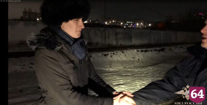 В Саратове полицейские спасли тонувших в Волге студентов